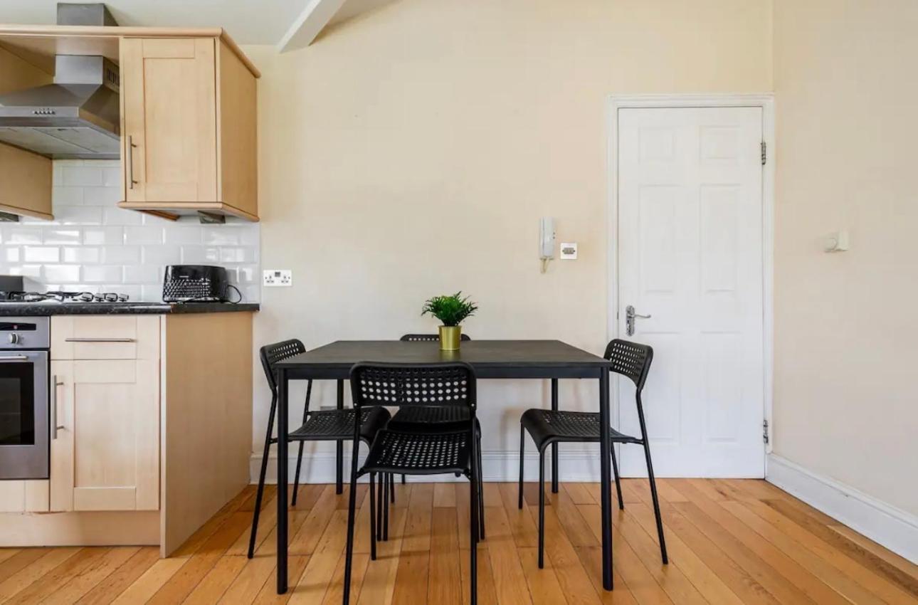 Lovely 3-Bed 20 Minutes To Central London Kültér fotó
