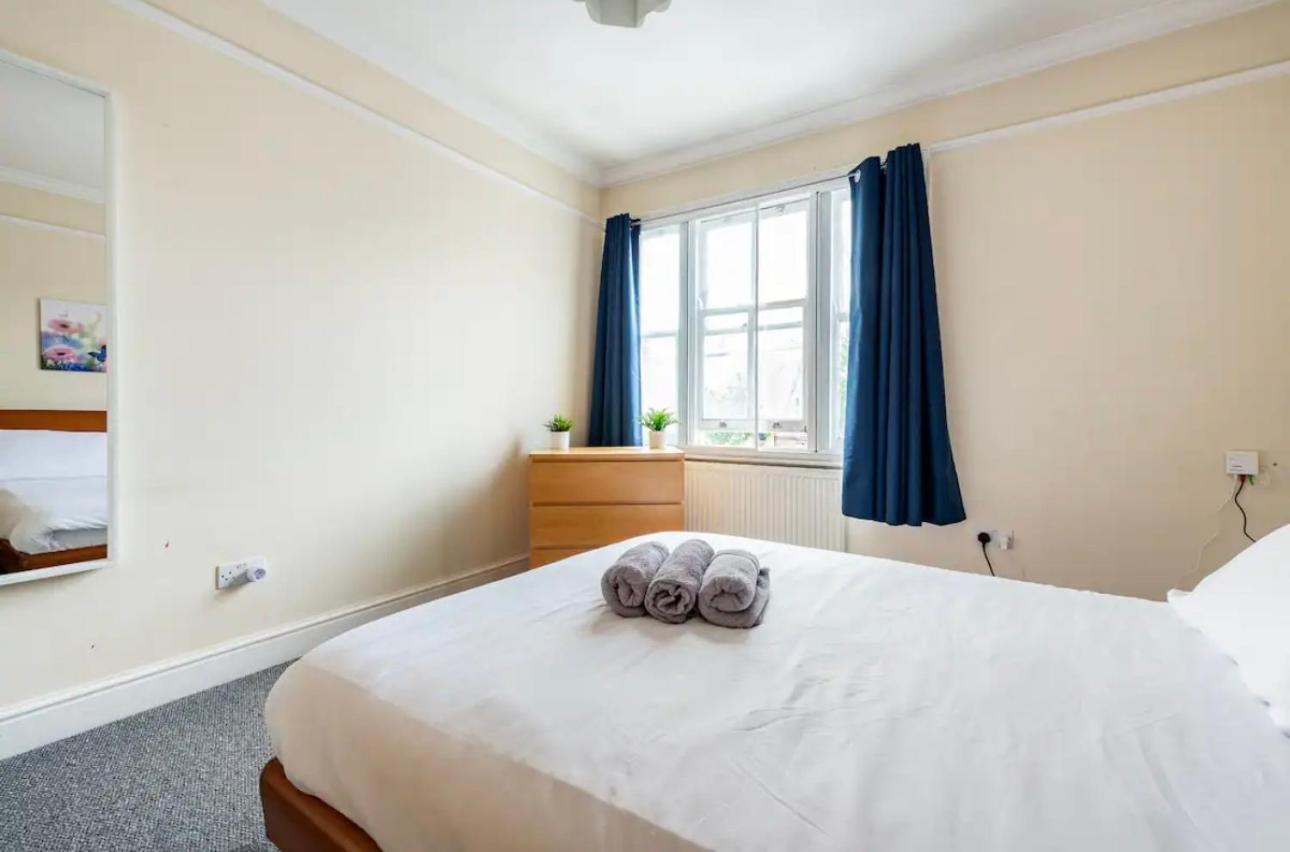 Lovely 3-Bed 20 Minutes To Central London Kültér fotó