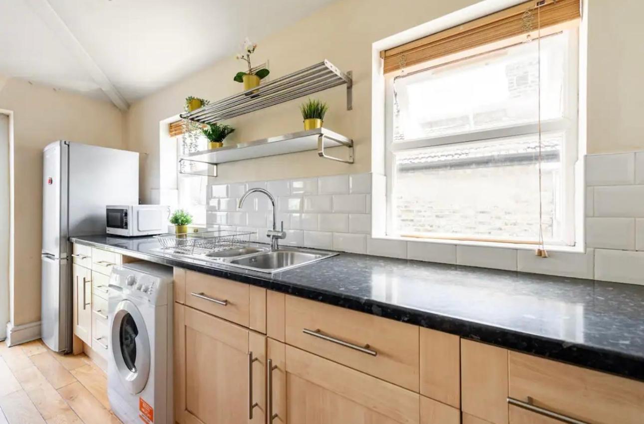 Lovely 3-Bed 20 Minutes To Central London Kültér fotó