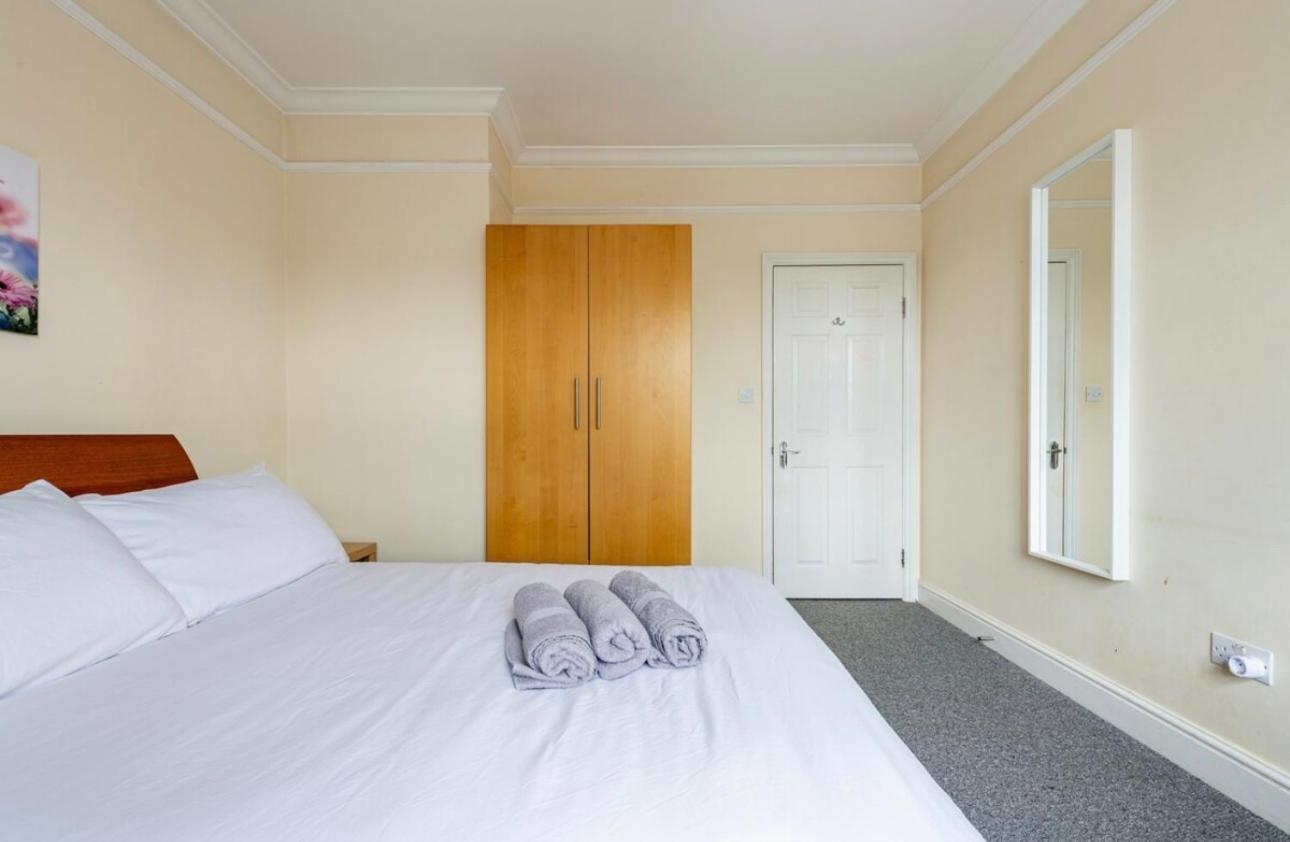 Lovely 3-Bed 20 Minutes To Central London Kültér fotó